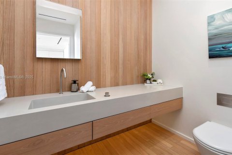 Condo in Miami Beach, Florida, 1 bedroom  № 2022953 - photo 18