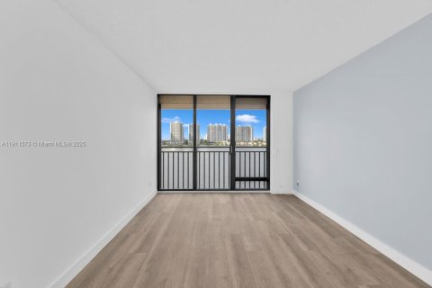 Copropriété à vendre à Sunny Isles Beach, Floride: 2 chambres, 131.27 m2 № 1969053 - photo 23