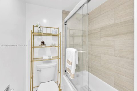 Copropriété à vendre à Sunny Isles Beach, Floride: 2 chambres, 131.27 m2 № 1969053 - photo 28