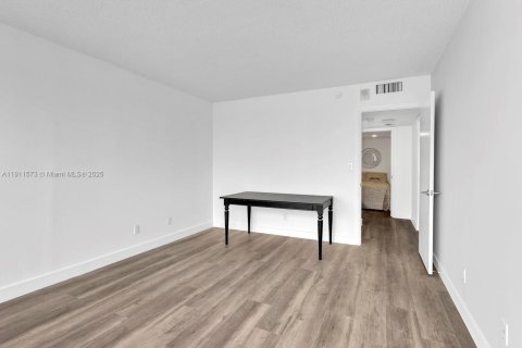 Copropriété à vendre à Sunny Isles Beach, Floride: 2 chambres, 131.27 m2 № 1969053 - photo 21