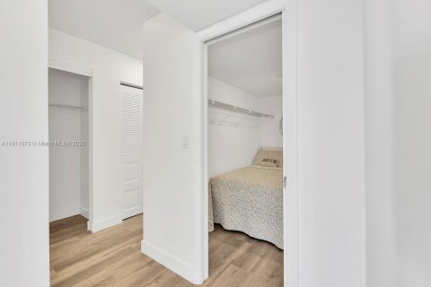 Copropriété à vendre à Sunny Isles Beach, Floride: 2 chambres, 131.27 m2 № 1969053 - photo 14