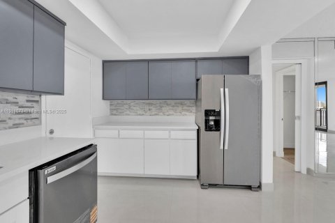 Copropriété à vendre à Sunny Isles Beach, Floride: 2 chambres, 131.27 m2 № 1969053 - photo 13