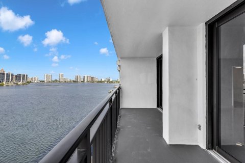 Copropriété à vendre à Sunny Isles Beach, Floride: 2 chambres, 131.27 m2 № 1969053 - photo 5