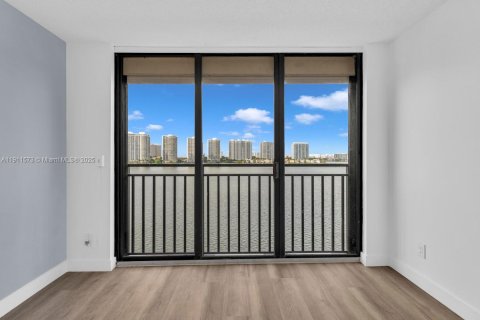Copropriété à vendre à Sunny Isles Beach, Floride: 2 chambres, 131.27 m2 № 1969053 - photo 20