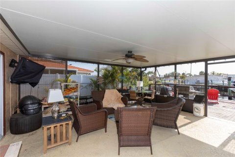 House in New Port Richey, Florida 3 bedrooms, 163.97 sq.m. № 1678105 - photo 22