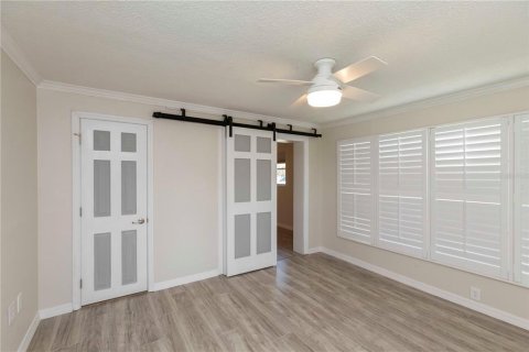 House in New Port Richey, Florida 3 bedrooms, 163.97 sq.m. № 1678105 - photo 20