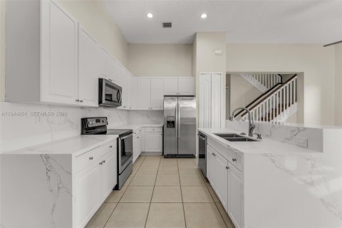 House in Homestead, Florida 4 bedrooms, 221.2 sq.m. № 2152839 - photo 16
