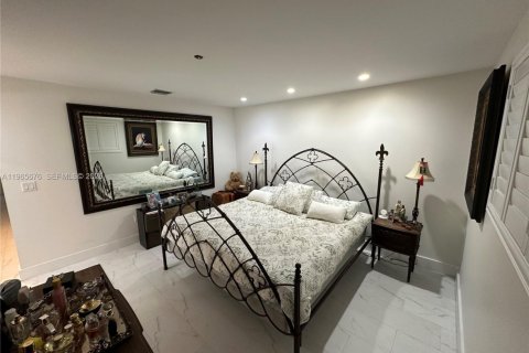 Villa ou maison à vendre à Miami, Floride: 3 chambres, 175.68 m2 № 2027353 - photo 14