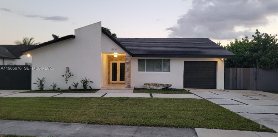 Villa ou maison à Miami, Floride 3 chambres, 175.68 m2 № 2027353