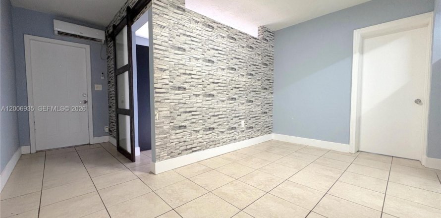 Appartement à Hollywood, Floride 2 chambres, 60.39 m2 № 2170771