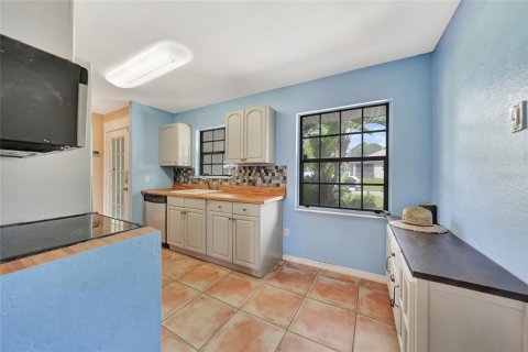Villa ou maison à vendre à North Port, Floride: 3 chambres, 88.07 m2 № 1793921 - photo 3