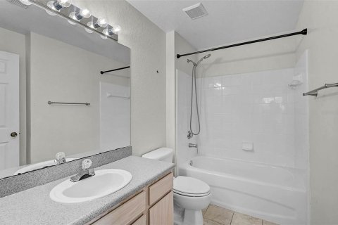 Condo in Lakewood Ranch, Florida, 2 bedrooms  № 1876664 - photo 15