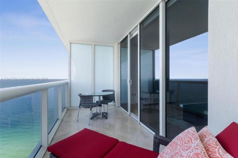 Copropriété à louer à Hallandale Beach, Floride: 1 chambre, 78.41 m2 № 1703699 - photo 16