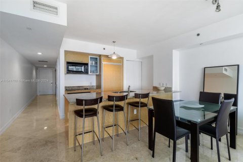 Copropriété à louer à Hallandale Beach, Floride: 1 chambre, 78.41 m2 № 1703699 - photo 10