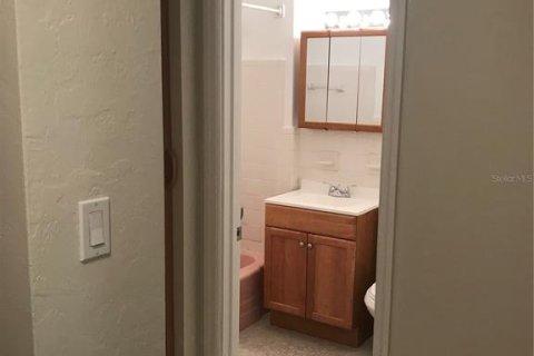 Immobilier commercial à vendre à Port Charlotte, Floride: 4 chambres, 138.24 m2 № 1735139 - photo 17
