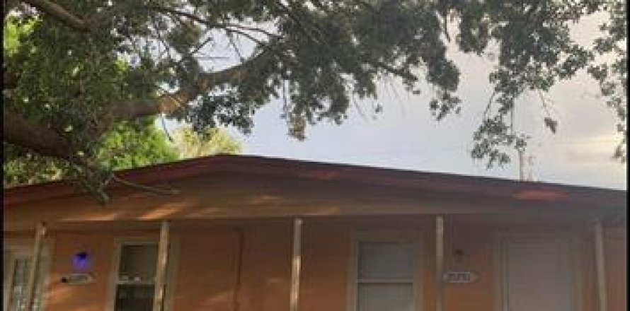 Immobilier commercial à Port Charlotte, Floride 4 chambres, 138.24 m2 № 1735139