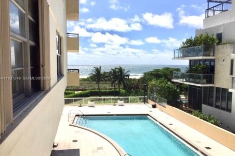 Купить кондоминиум в Серфсайд, Флорида 1 спальня, 86.31м2, № 2056967 - фото 13