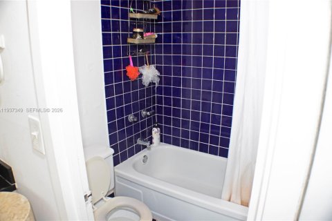 Купить кондоминиум в Серфсайд, Флорида 1 спальня, 86.31м2, № 2056967 - фото 7