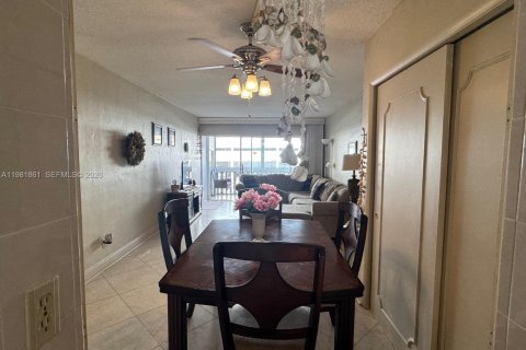 Copropriété à vendre à Hallandale Beach, Floride: 1 chambre, 65.03 m2 № 2043044 - photo 8