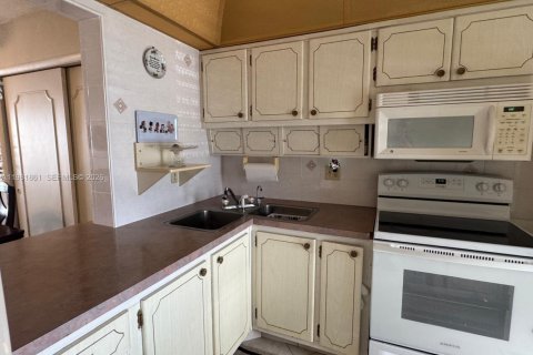 Copropriété à vendre à Hallandale Beach, Floride: 1 chambre, 65.03 m2 № 2043044 - photo 6