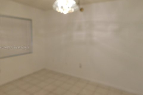 Condo in Miami, Florida, 3 bedrooms № 1951304 - photo 14