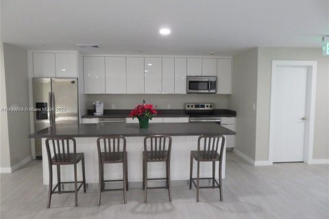 Condo in Miami, Florida, 3 bedrooms № 1951304 - photo 29