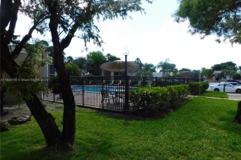 Condo in Miami, Florida, 3 bedrooms № 1951304 - photo 23