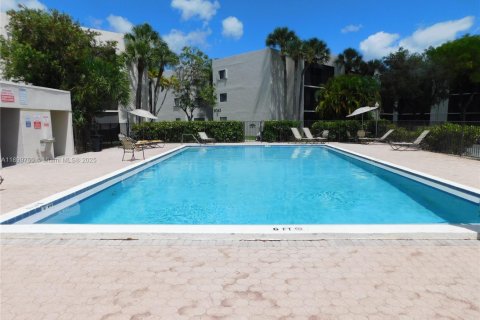 Condo in Miami, Florida, 3 bedrooms № 1951304 - photo 25