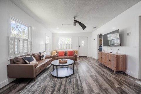 Casa en venta en Lakeland, Florida, 3 dormitorios, 119.66 m2 № 1886139 - foto 5