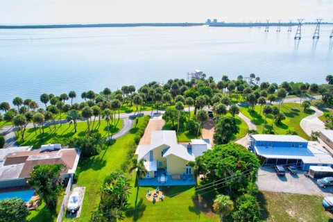 Villa ou maison à vendre à St. Lucie, Floride: 4 chambres, 312.99 m2 № 2269703 - photo 6