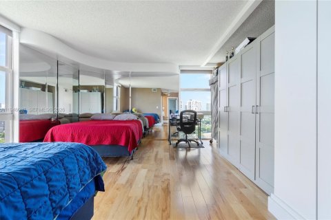 Купить кондоминиум в Авентура, Флорида 2 спальни, 121.98м2, № 2002435 - фото 24