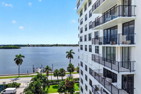 Condominio en venta en West Palm Beach, Florida, 2 dormitorios, 131.36 m2 № 2168987 - foto 16
