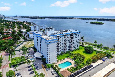 Condominio en venta en West Palm Beach, Florida, 2 dormitorios, 131.36 m2 № 2168987 - foto 5