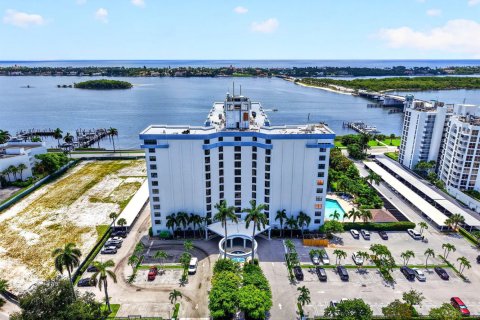Condominio en venta en West Palm Beach, Florida, 2 dormitorios, 131.36 m2 № 2168987 - foto 4