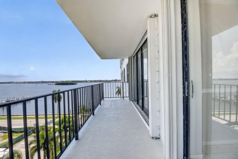 Condominio en venta en West Palm Beach, Florida, 2 dormitorios, 131.36 m2 № 2168987 - foto 18