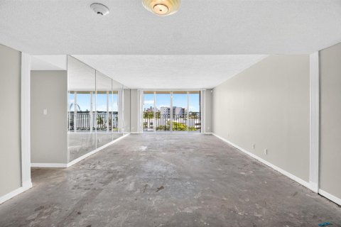 Condominio en venta en West Palm Beach, Florida, 2 dormitorios, 131.36 m2 № 2168987 - foto 24
