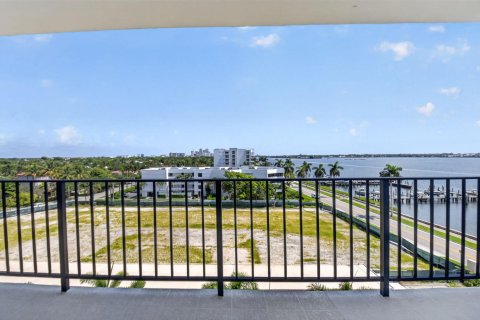 Condominio en venta en West Palm Beach, Florida, 2 dormitorios, 131.36 m2 № 2168987 - foto 22