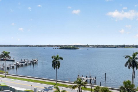 Condominio en venta en West Palm Beach, Florida, 2 dormitorios, 131.36 m2 № 2168987 - foto 20