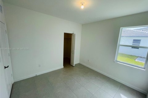 Купить виллу или дом в Хомстед, Флорида 4 спальни, 224.08м2, № 2050779 - фото 16