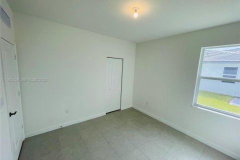 Купить виллу или дом в Хомстед, Флорида 4 спальни, 224.08м2, № 2050779 - фото 17