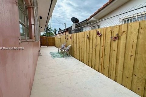 Immobilier commercial à vendre à Miami, Floride: 190.64 m2 № 1978179 - photo 23