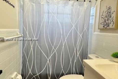 Immobilier commercial à vendre à Miami, Floride: 190.64 m2 № 1978179 - photo 11