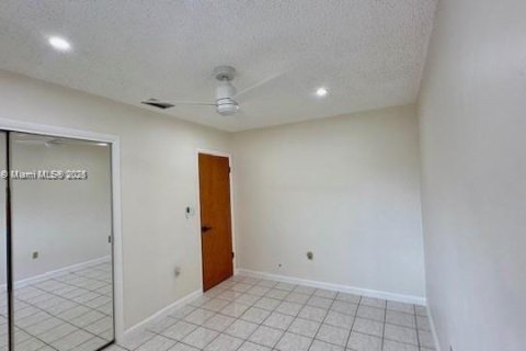 Immobilier commercial à vendre à Miami, Floride: 190.64 m2 № 1978179 - photo 15