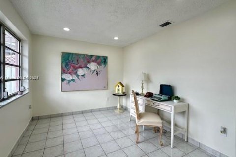 Immobilier commercial à vendre à Miami, Floride: 190.64 m2 № 1978179 - photo 6