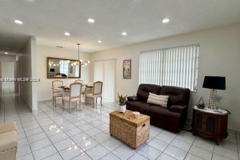 Immobilier commercial à vendre à Miami, Floride: 190.64 m2 № 1978179 - photo 7