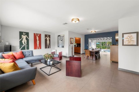 Villa ou maison à vendre à Miami, Floride: 4 chambres, 189.89 m2 № 1632035 - photo 4