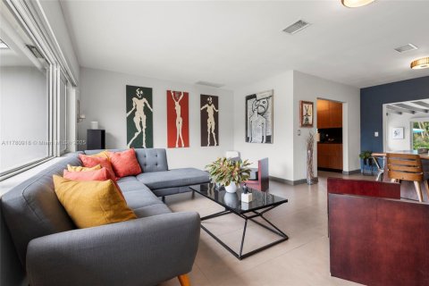 Villa ou maison à vendre à Miami, Floride: 4 chambres, 189.89 m2 № 1632035 - photo 5