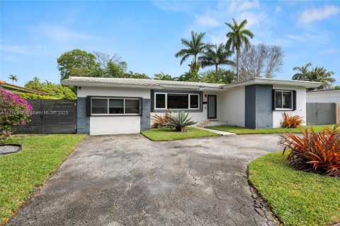 Villa ou maison à vendre à Miami, Floride: 4 chambres, 189.89 m2 № 1632035 - photo 3