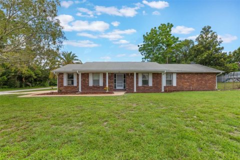 Casa en venta en DeBary, Florida, 4 dormitorios, 185.43 m2 № 1804106 - foto 1