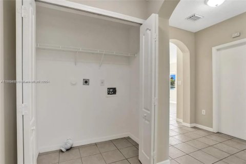 Купить таунхаус в Мирамар, Флорида 3 спальни, 140.1м2, № 1973649 - фото 27